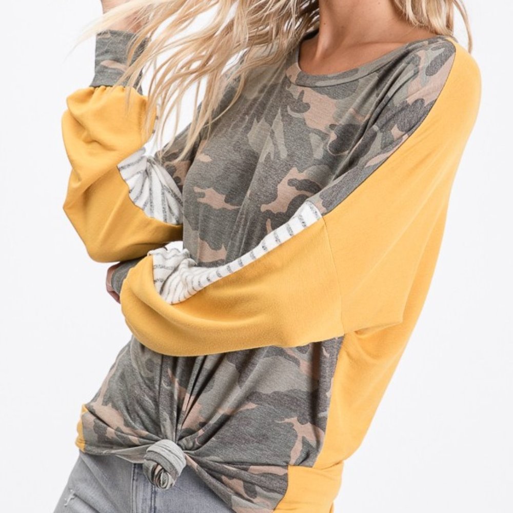 SALE 3/$60 🌾🌾 COLOR BLOCK SHIRT W/CAMO PRINT FRONT AND SOLID BACK